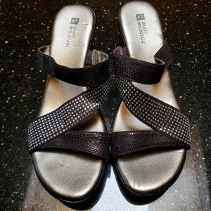 NWOT White Mountain black strap wedges